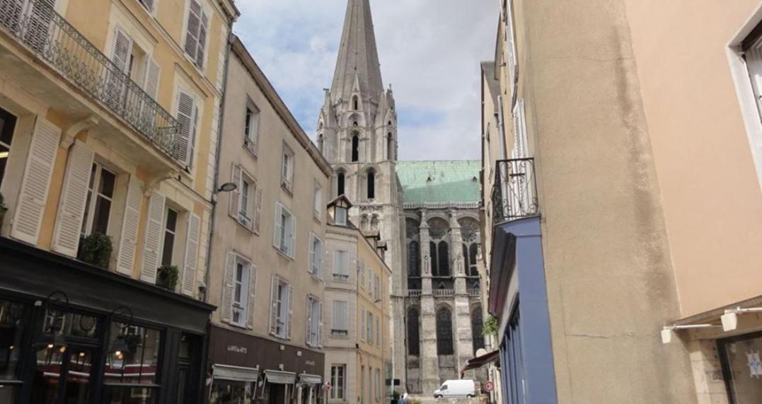 Au Coeur De La Ville, A Deux Pas De La Cathedrale. Appartement Chartres