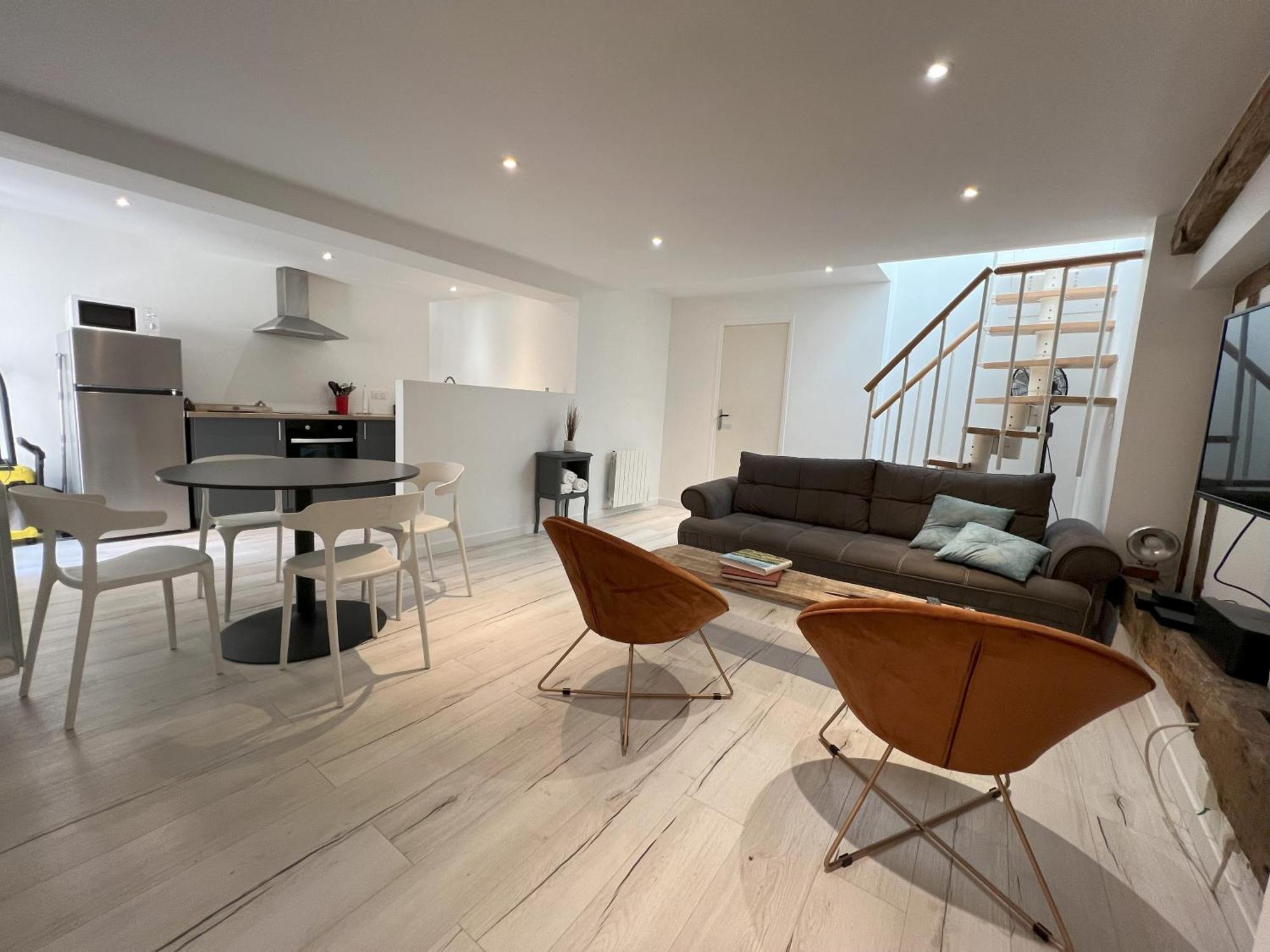 Appartement Au Coeur De La Ville, A Deux Pas De La Cathedrale. *