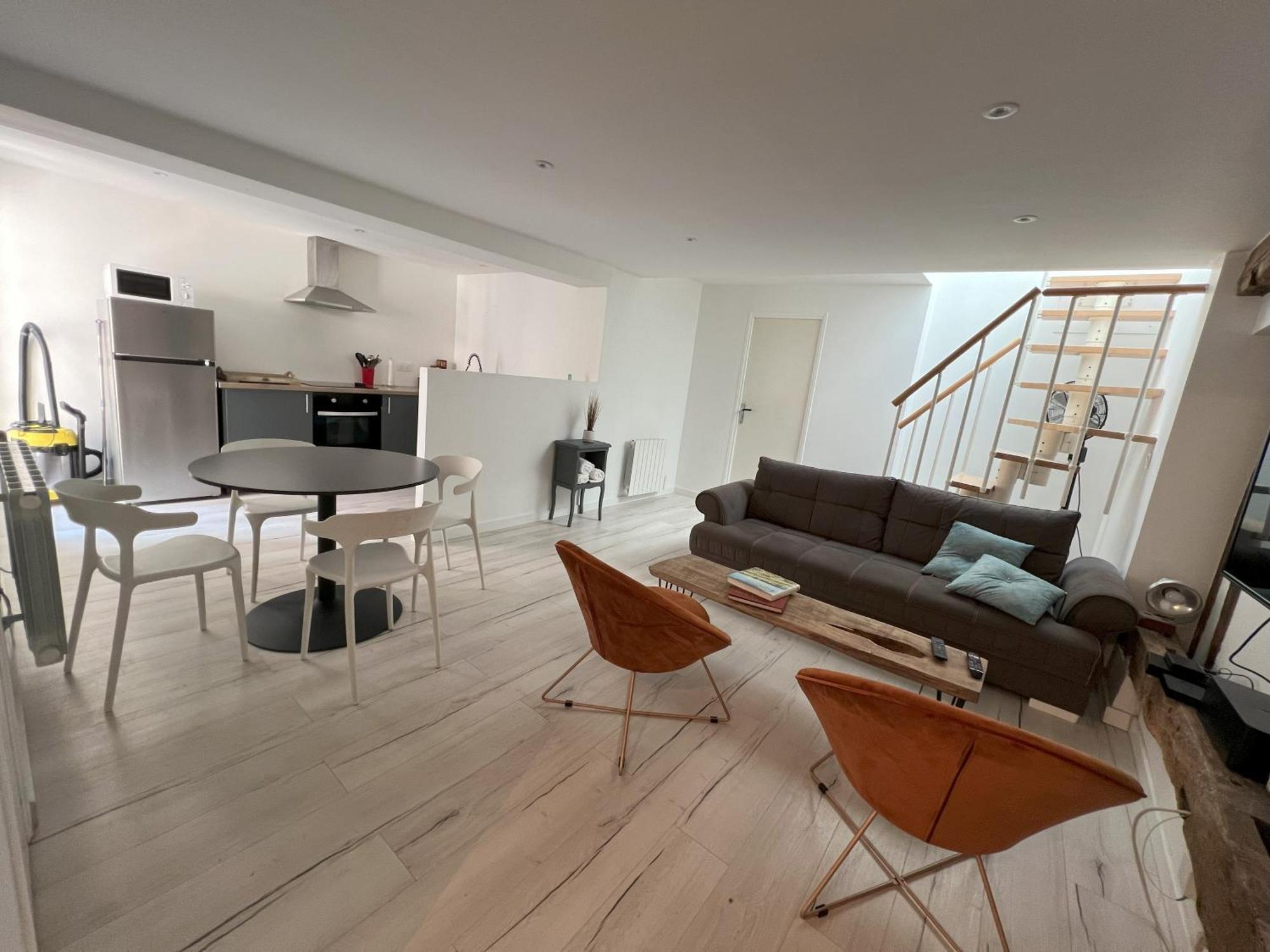 Au Coeur De La Ville, A Deux Pas De La Cathedrale. Appartement Chartres